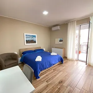 Casa vacanze Violet House., Aeroporto di Catania Fontana Rossa
